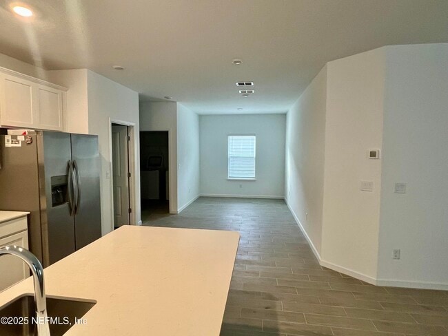 Photo - 1586 Lachlan Cir