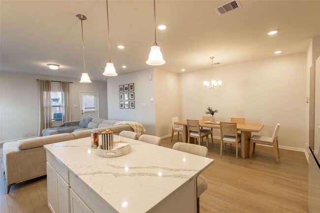 Photo - 32422 Clouser Crawdad Ct