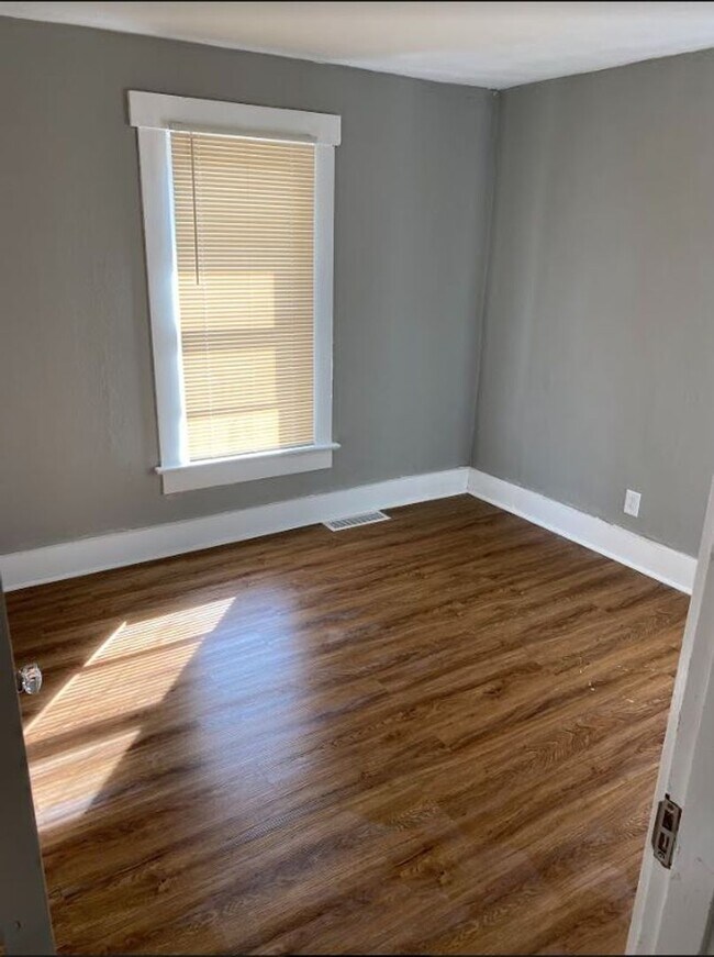 Photo - 211 N Walnut St Unit 211 1/2
