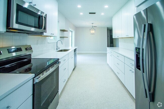 Building Photo - 214 SW 3rd St Rental