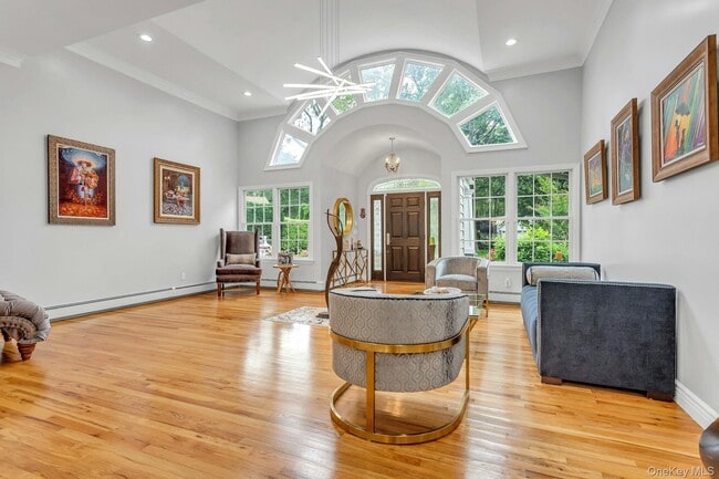 Photo - 21 Buttonwood Dr