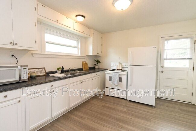 Photo - 100 James St Unit B