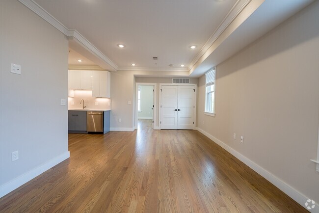 Building Photo - 464 Sumner St Unit #Room Rental