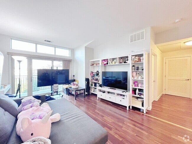 Building Photo - 4 Repton Pl Unit 4415 Rental