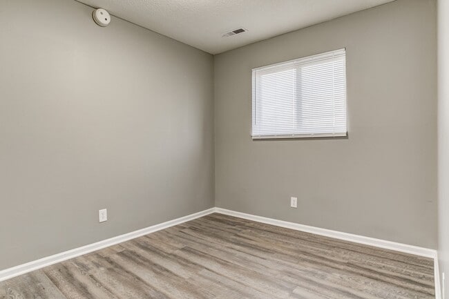 Glen Oaks Apartments
