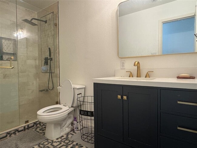 Photo - 305 Aspen Cove