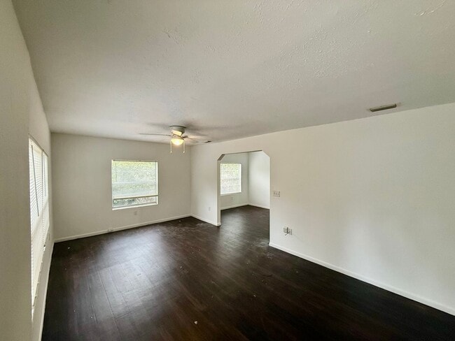 Photo - Spacious 3-Bed, 2-Bath Home with Private Yard in NW Gainesville