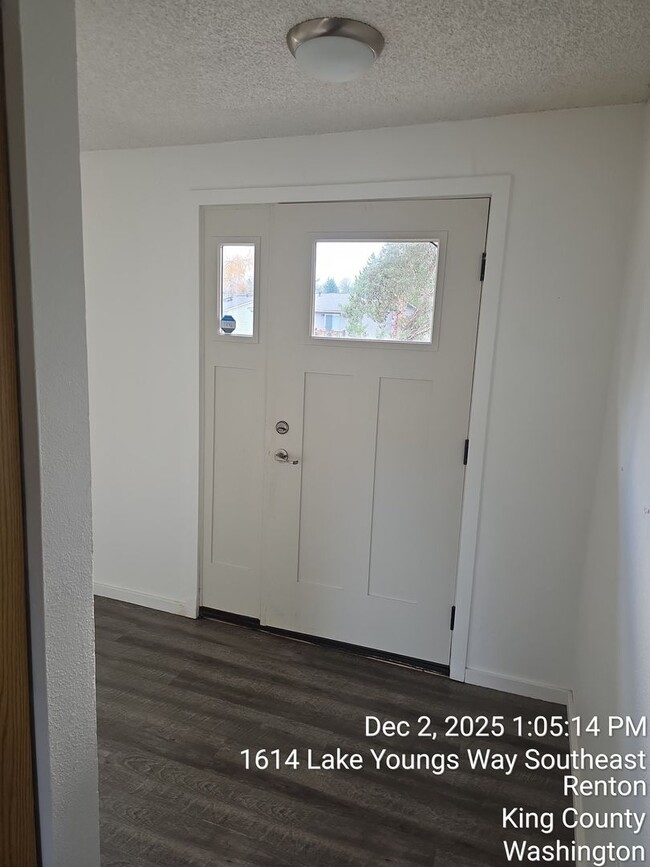 Photo - Renton Lake Youngs area - 3 bedroom tri-level home with 2.5 bathrooms and 2 car garage - Avail. N...