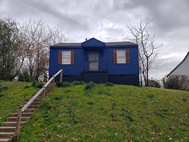 Building Photo - 2066 Farrington St Rental