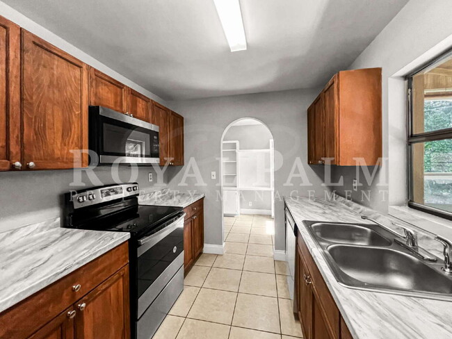 Building Photo - 7300 Barragan Rd