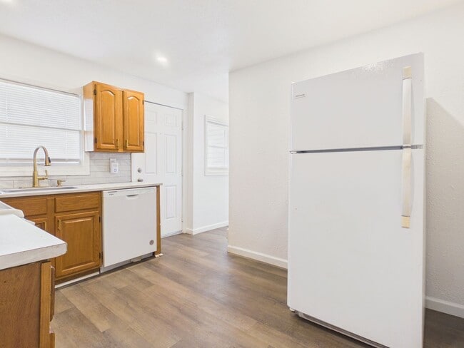 Photo - 270 Calder St Unit 270 Calder
