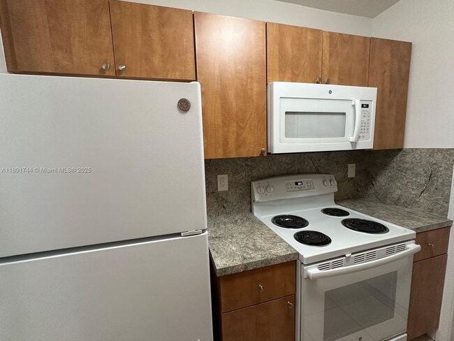 Photo - 1100 SW 36th Ct Unidad 8