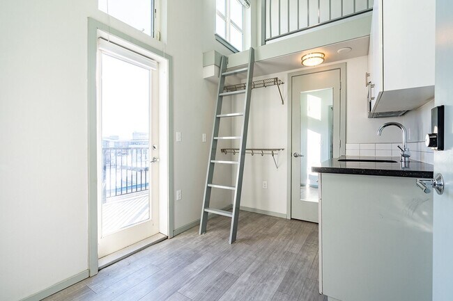 Alcove West Seattle