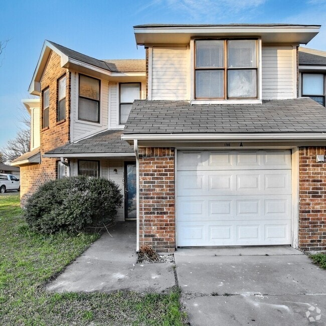 Building Photo - 1705 La Salle Dr Rental