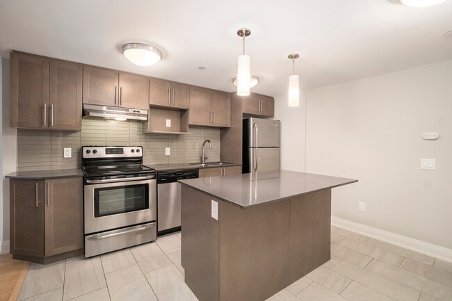 Photo - 405 Tweedsmuir Av