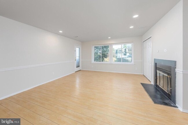 Photo - 1825 The Woods II