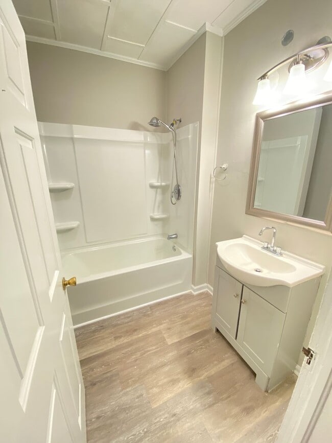 Photo - 214 E Center Ave Unit 214 E. Center Ave - Apt B