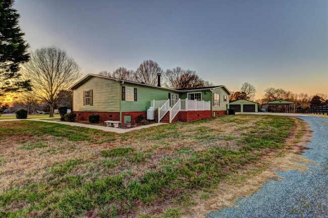 Photo - 2210 Stony Point Rd