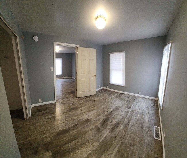 Photo - Nice 1 bedroom with full basement