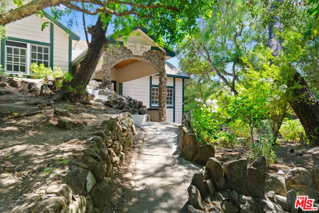 Photo - 20912 Fontaine Rd