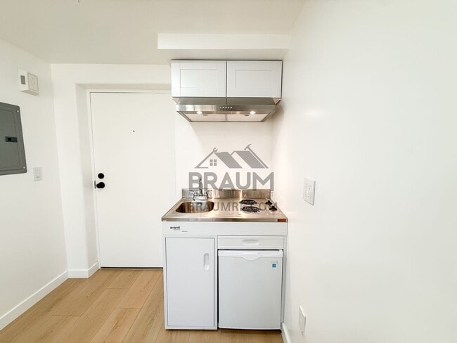 Photo - 4404 Stern Ave Unit 7