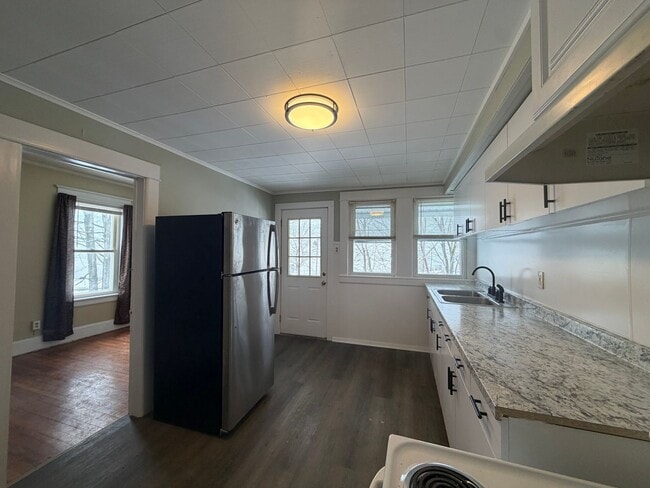 Photo - Move-In Ready 3-Bed, 1-Bath Home in Pittsfield