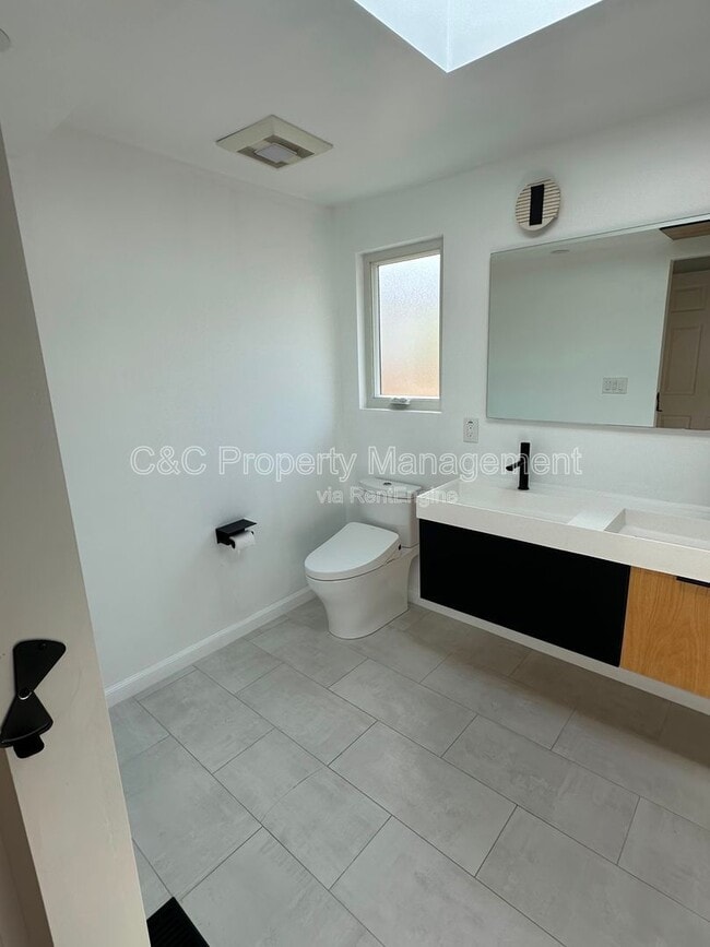 Photo - 1784 Rex St