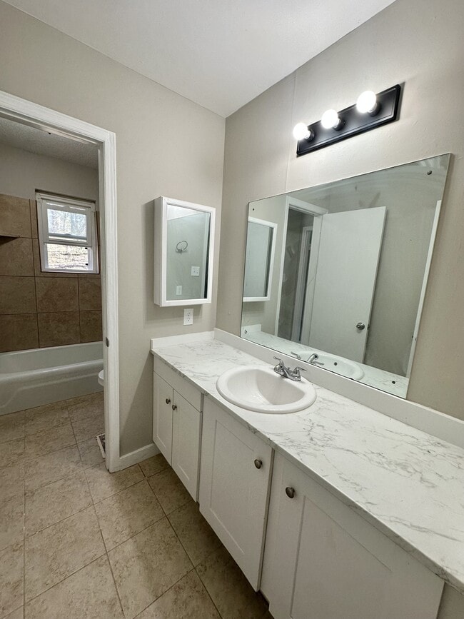 Photo - 1736 6th St NW