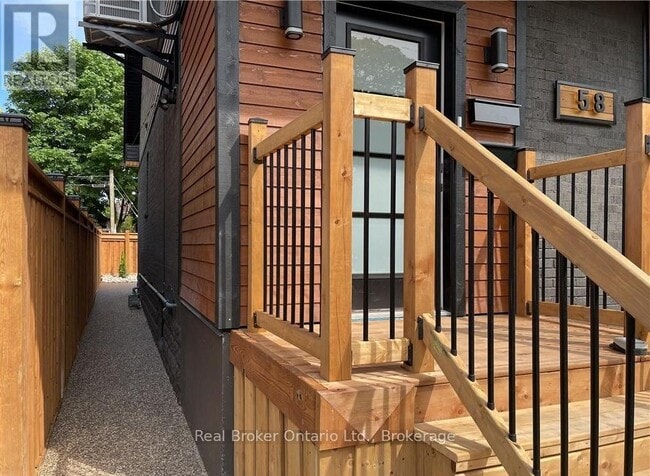 Photo - 58 Rosslyn Ave N