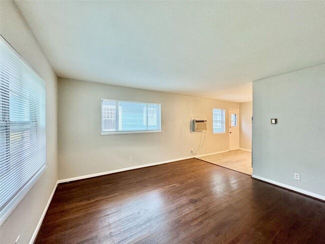 Photo - 1 Bedroom, 1 Bath Apartment in historic Munger Place!