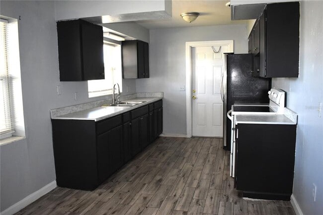 Photo - 5920 Riviera Dr