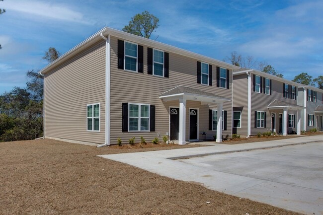 Photo - 2202 Cedarbrook Ct