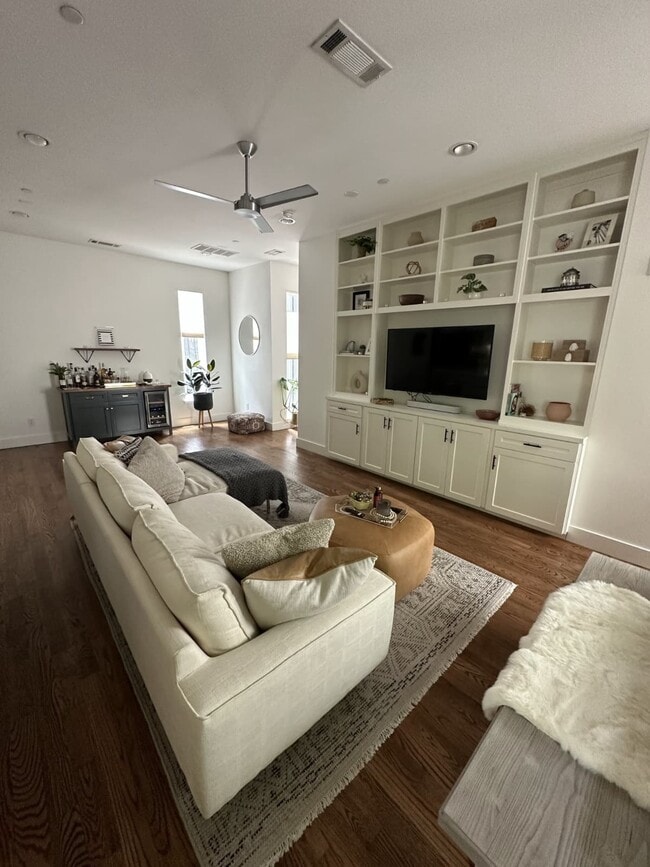 Photo - 5705 Bryan Pkwy