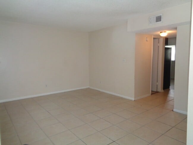 Photo - 3525 N Blue Angel Pkwy Unidad Blue Angel Parkway 3525