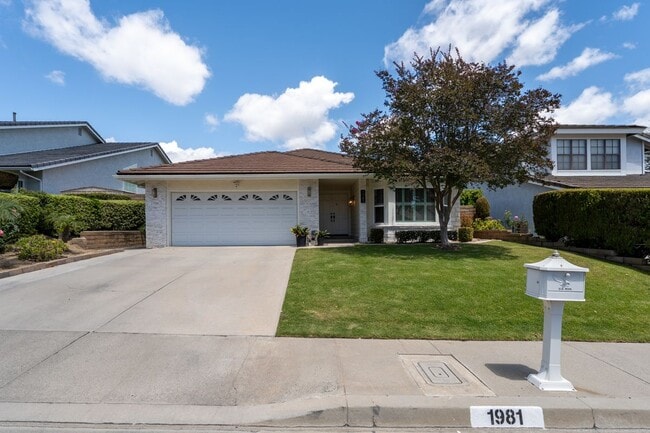 Photo - 1981 Berkshire Dr