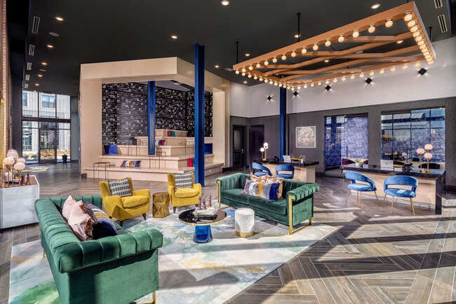 Photo - Broadstone Pullman