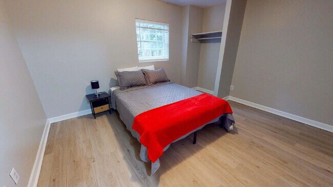 Photo - Gorgeous Renovated Home with Large Common Areas and Kitchen Island, Near Covington Hwy in Lithonia