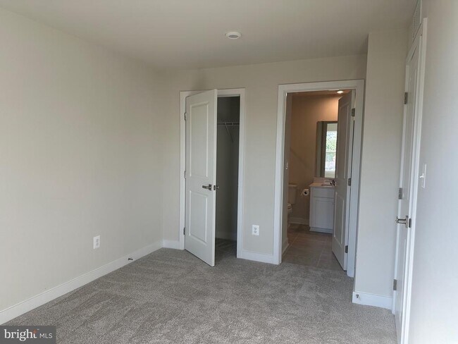 Building Photo - 4504 DANDELION Loop Rental