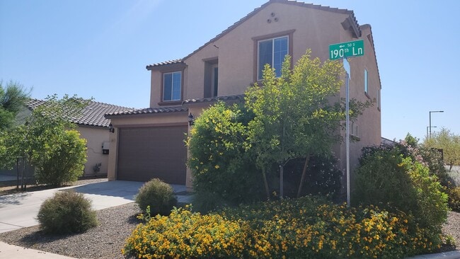 Photo - Closer to Goodyear than Buckeye! Gorgeous house!