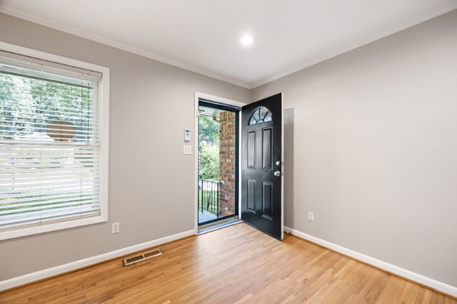 Photo - 2563 Dering Ct NE