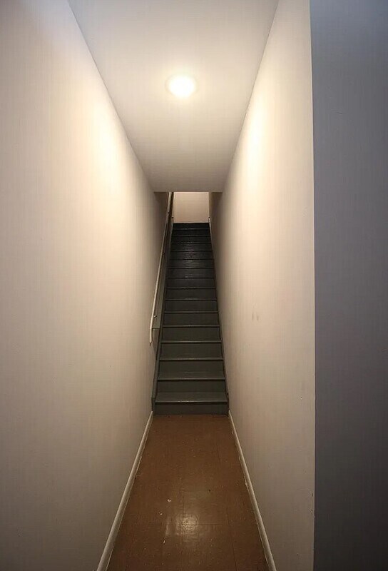 Photo - 883 N 42nd St