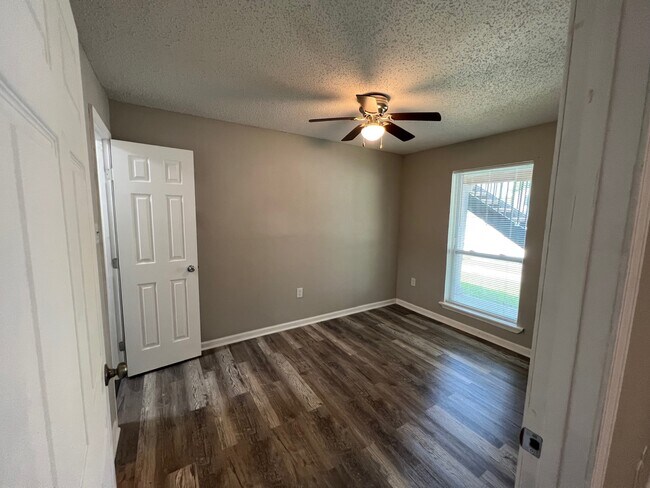 Photo - Clover Place