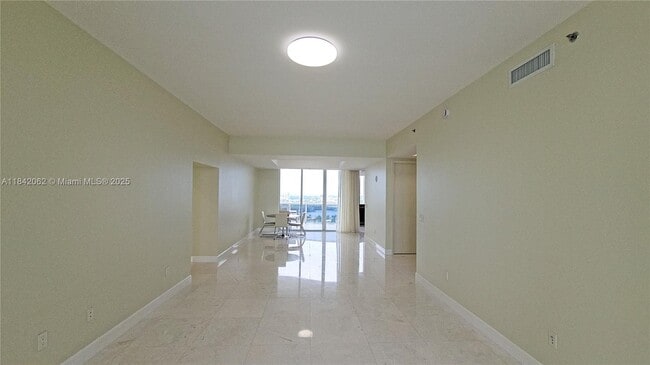Building Photo - 15901 Collins Ave Unit 2106