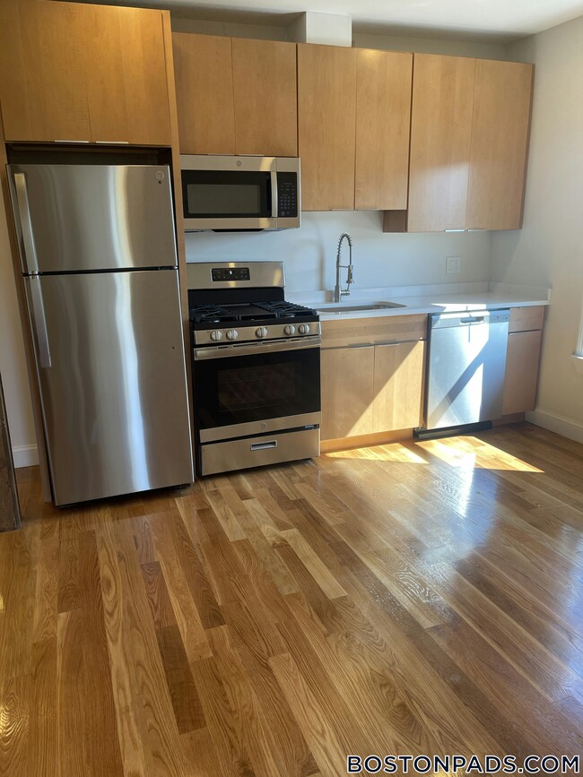 12 Greenwood Pl Unit 6