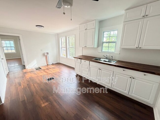 Photo - 1701 4th Terrace W