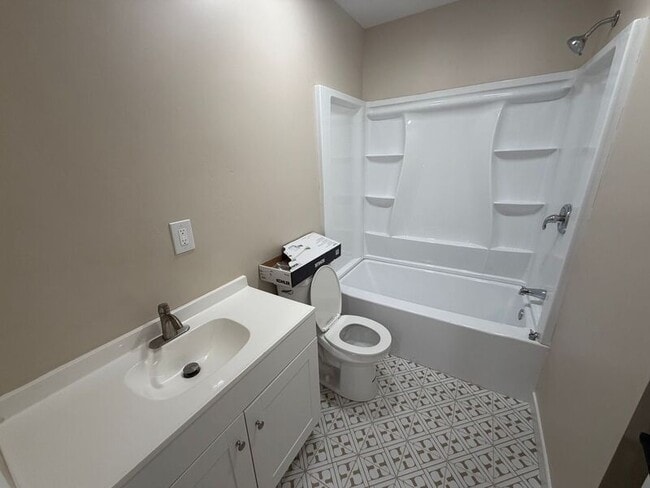 Photo - 251 W 5th Ave