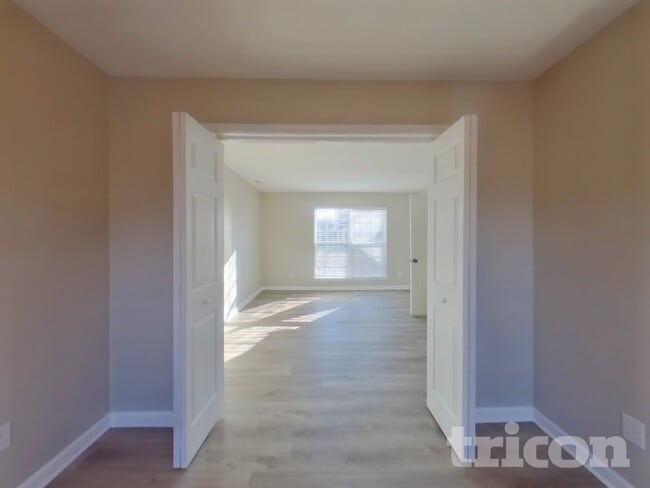 Photo - 1402 Weston Ln