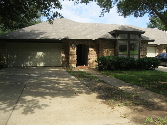 Building Photo - Beautiful North Arlington Townhome