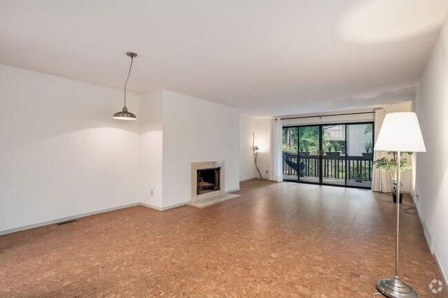 Building Photo - Huge, refreshed 2 bedroom-2 bath in Chambe... Rental