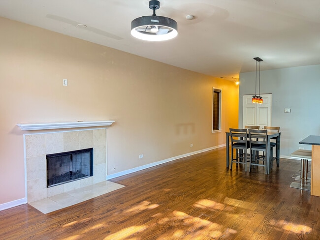 Photo - 1300 W Grenshaw St